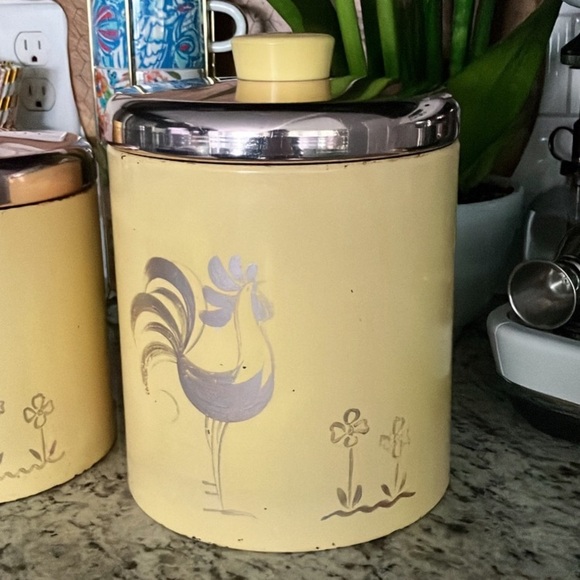 Vintage 1960s Ransburg Indianapolis Yellow Chicken Nesting Canisters Copper Lids - Picture 5 of 15